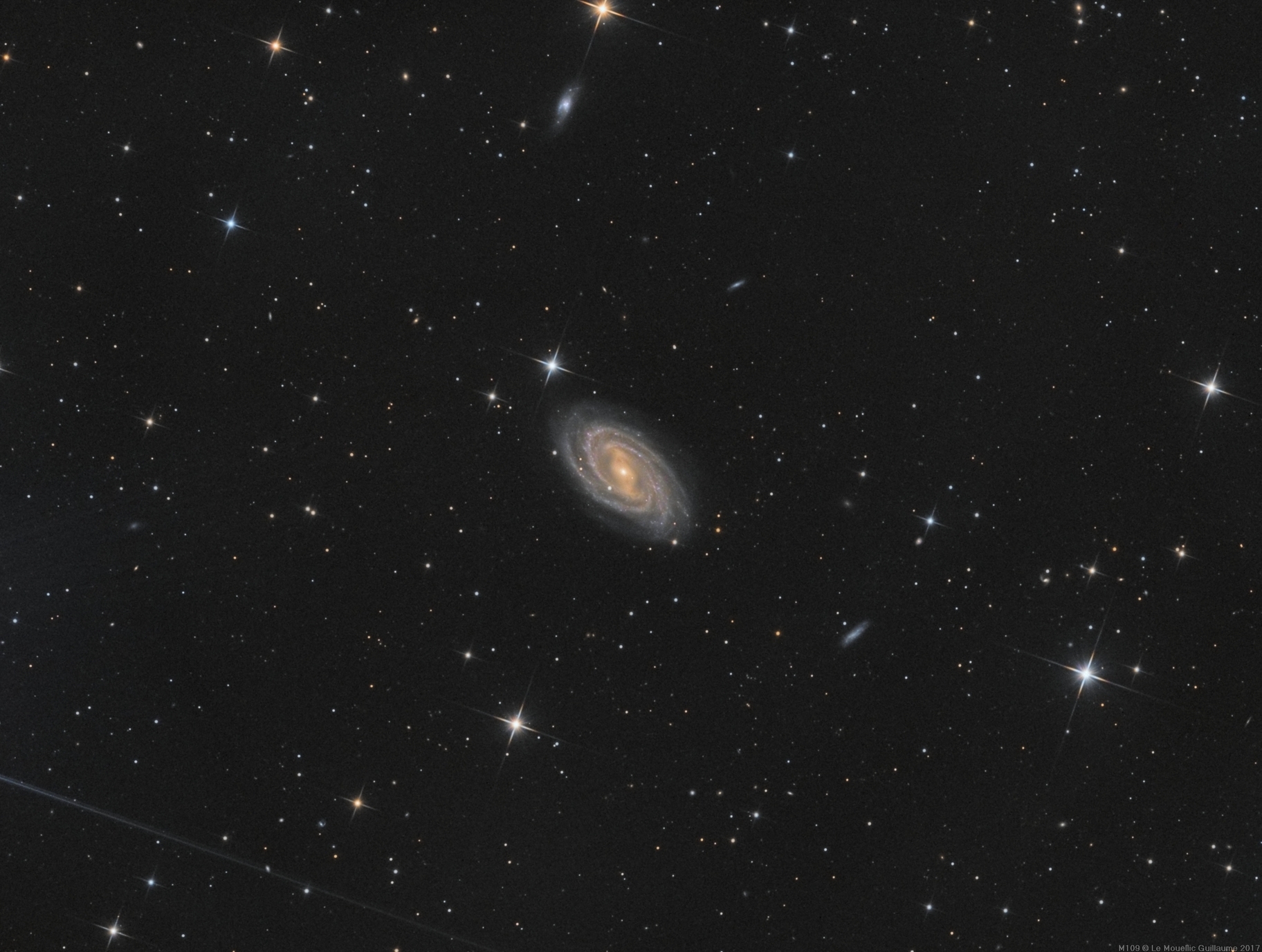 M109