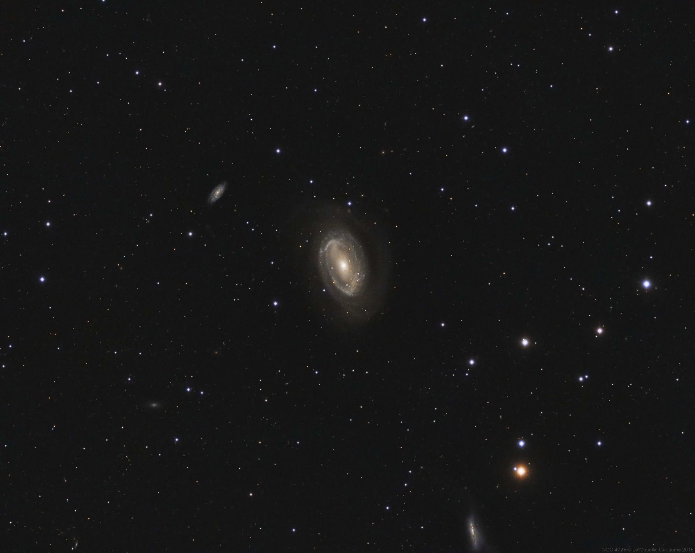 NGC 4725